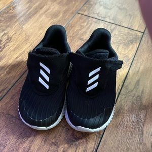 Size 5 Adidas
Worn a handful of times
$10